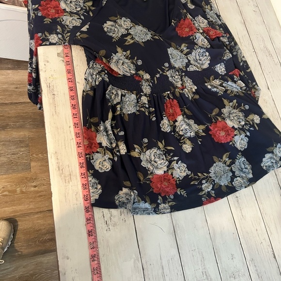 Torrid Stretch Mesh V-Neck Smocked Waist
Babydoll Top Size 3 - Picture 6 of 7